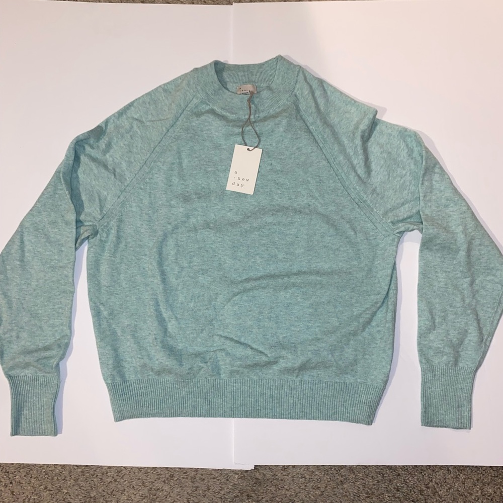 Soft cotton blend woman’s small sweater